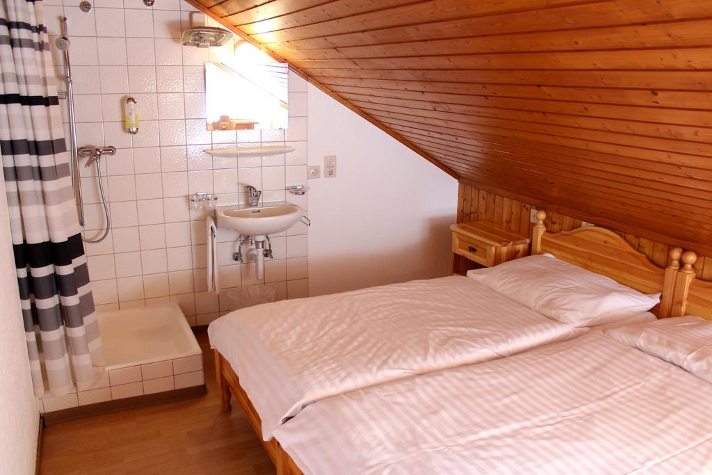 Hotel - Petit-Dejeuner Le Trift Zinal Eksteriør bilde